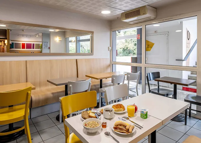 فندق Bordeaux Sud 2*